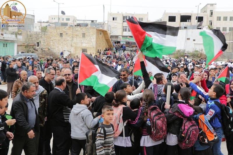 بلدية حلحول تستضيف مشاركة جماهيرية دعماً للقيادة الفلسطينية وللأخ الرئيس محمود عباس